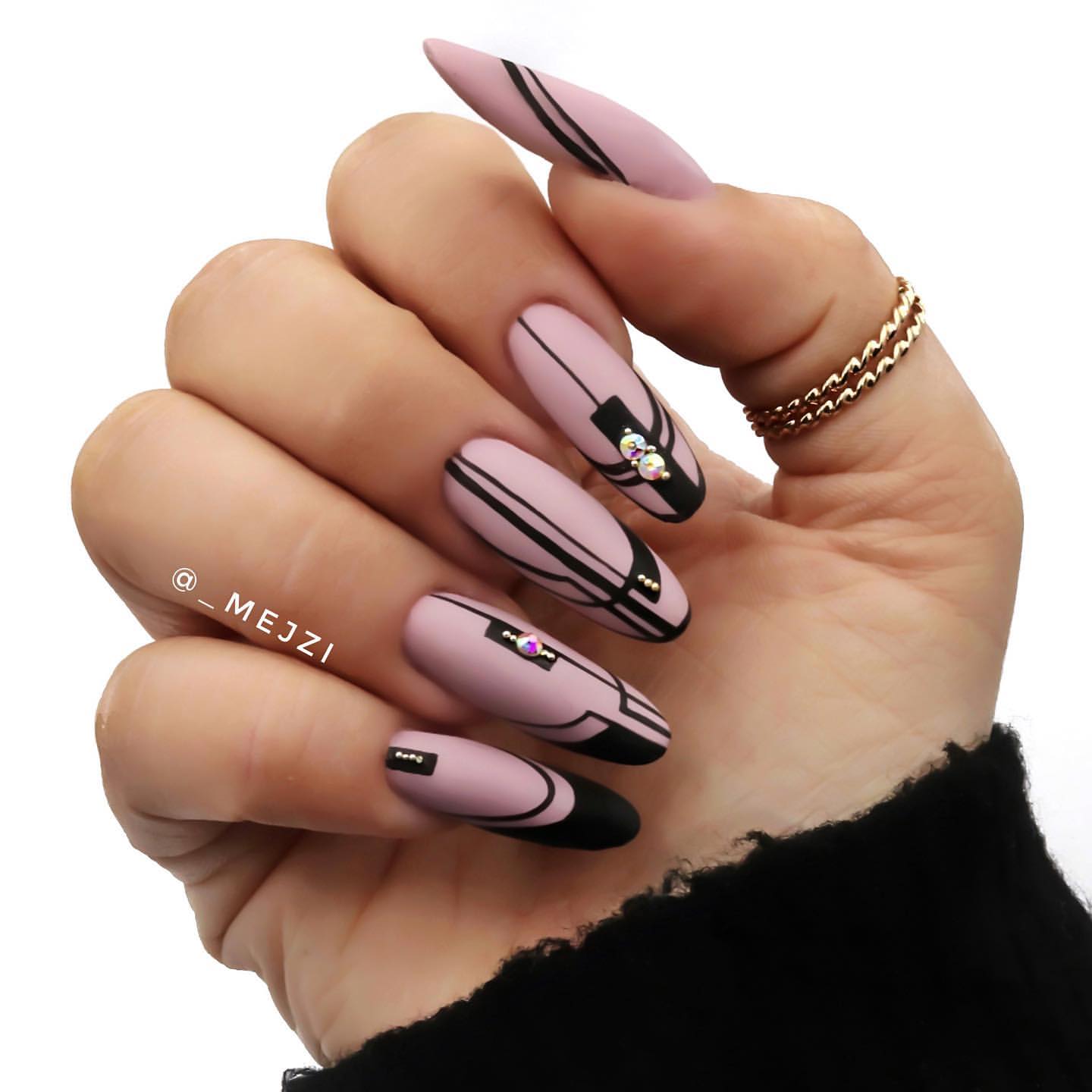 Nails дизайн. Маникюр длинные. Красивые ногти. Маникюр абстракция. Маникюр на длинные ногти.